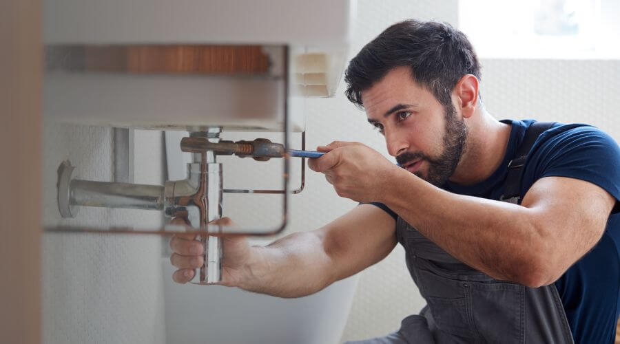 Local tankless water heater installation in Witt, IL